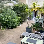 Only 60M To The Beach, 2 Bedroom Cozy Apartment, 80M2 Big Garden, Very Central